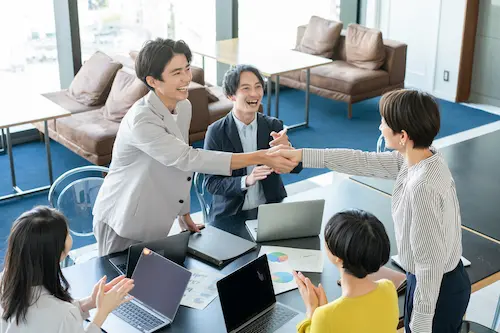 自社とクライアントの双方でベースを共有できると、スムーズに次の行動へと移れます